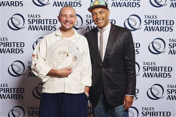 International Bartender of the Yearを受賞したRemy Savage（左）。© Cory Fontenot