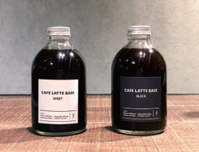 コーヒーカクテルのベースは、COFFEE VALLEYの自信作「カフェラテベース CAFE LATTE BASE Black/ Sweet」
