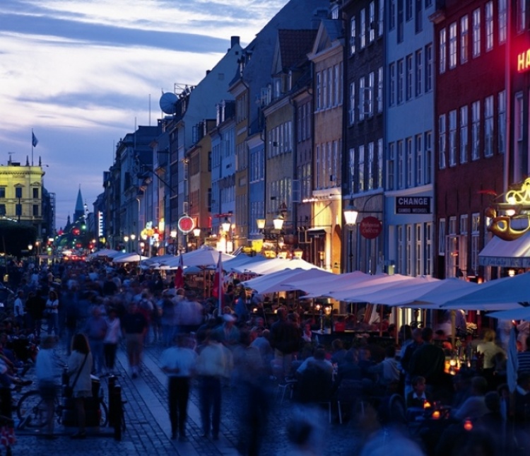 デンマークのご当地カクテル、 「コペンハーゲン」誕生秘話。｜Drink