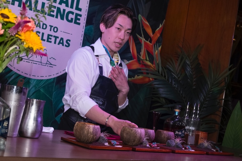 ミニチュアカクテルソーシャルディスタンス Gaze Upon the Cocktails of South Park's Out-of-This-World