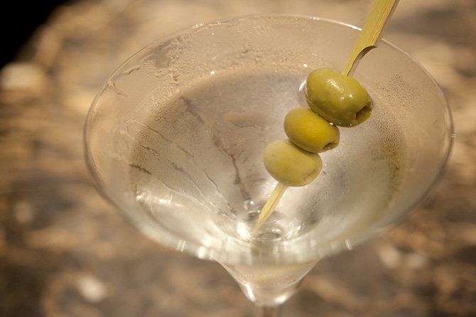 Vodka Classic Dirty Martini<br>ウォッカ・クラシック・ダーティー・マティーニ
