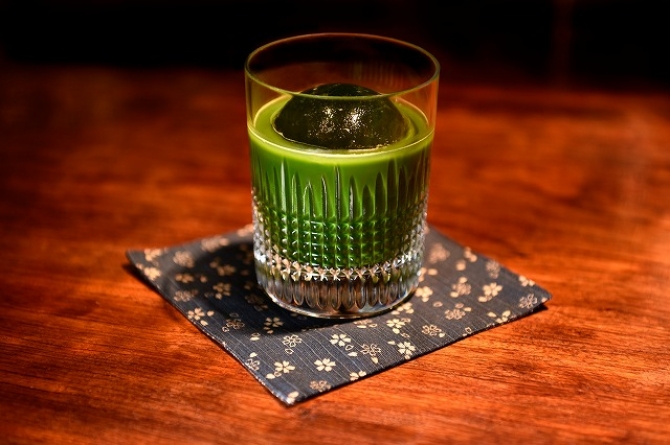 Homemade Macha Liquor with Green Tea<br>自家製抹茶リキュールの緑茶割り
