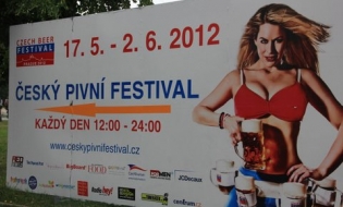チェコビール最大の祭典
プラハのビアフェストに潜入！
